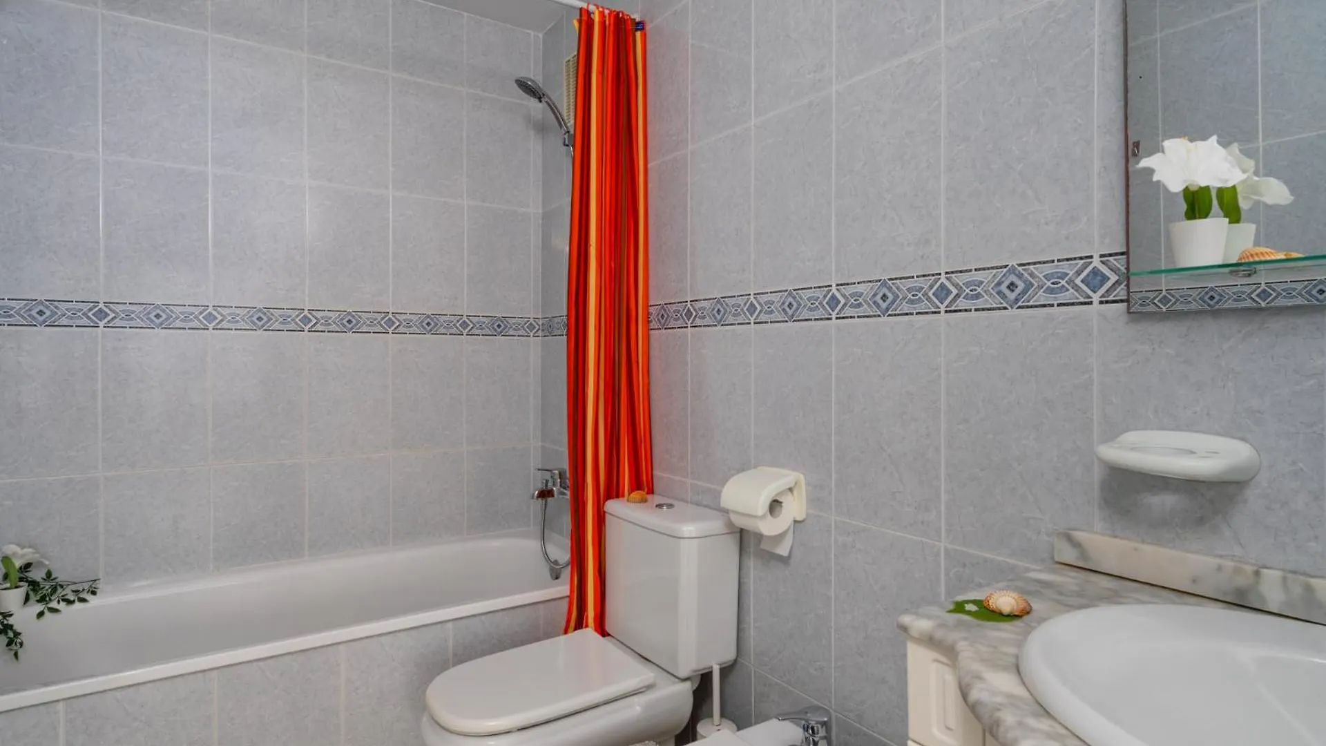 Apartment 3 Bedroom, Sea Front & Sea View, Plunge Pool Fuengirola Spain